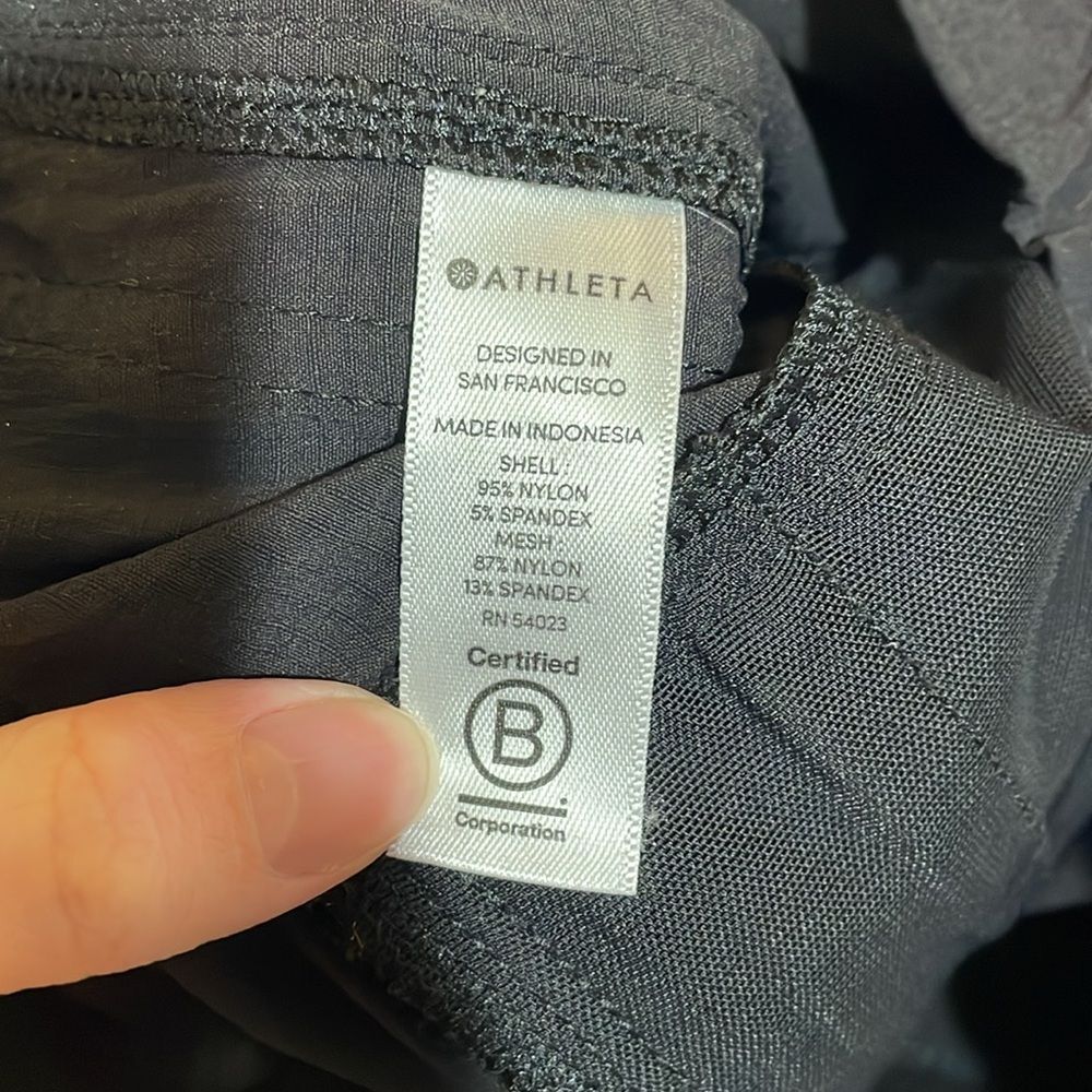 Athleta Trekkie Paper Bag Pants Black Pull On Nylon Hiking Size 6 405927 - Picture 3 of 13